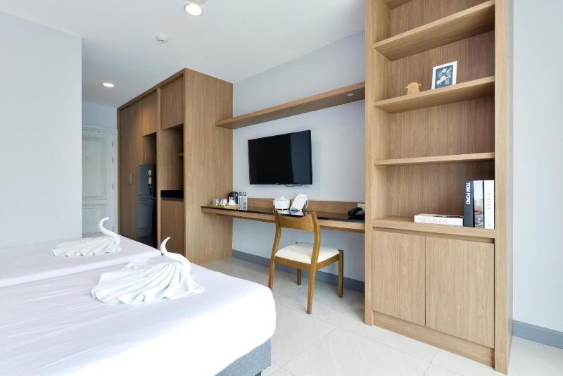 Twin Room image 4
