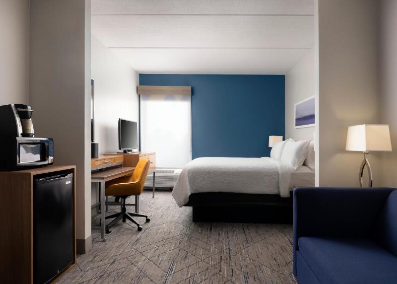 Standard King Room with Sofa Bed - Non-Smoking image 2