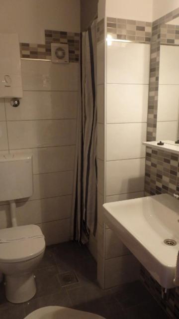 Double Room with Balcony and Sea View image 2