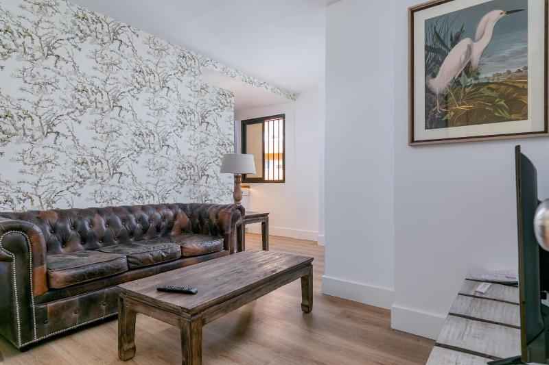 One-Bedroom Apartment image 3