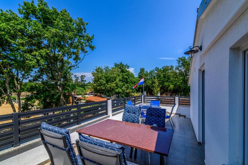 Holiday house with a swimming pool Medulin - 21049 - image 16
