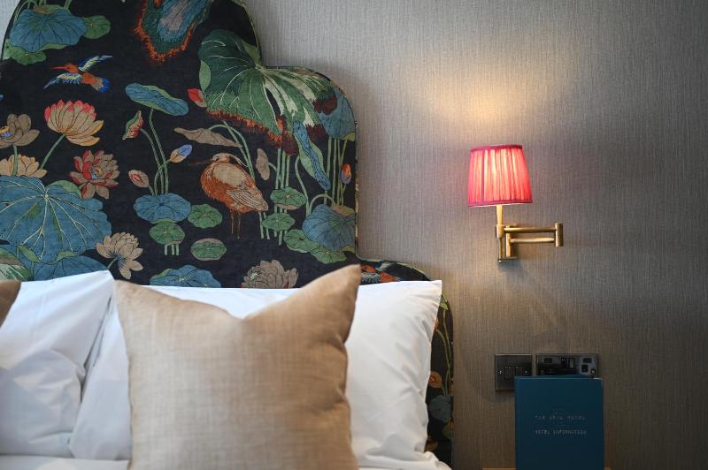 Small Double Room image 4