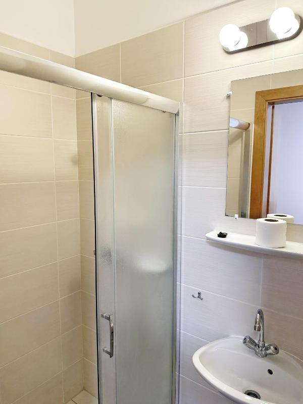 Double Room image 2