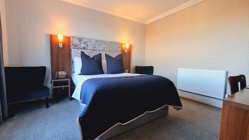 Double Room image 2