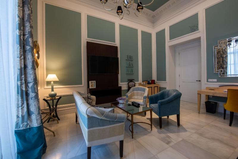 Junior Suite image 2