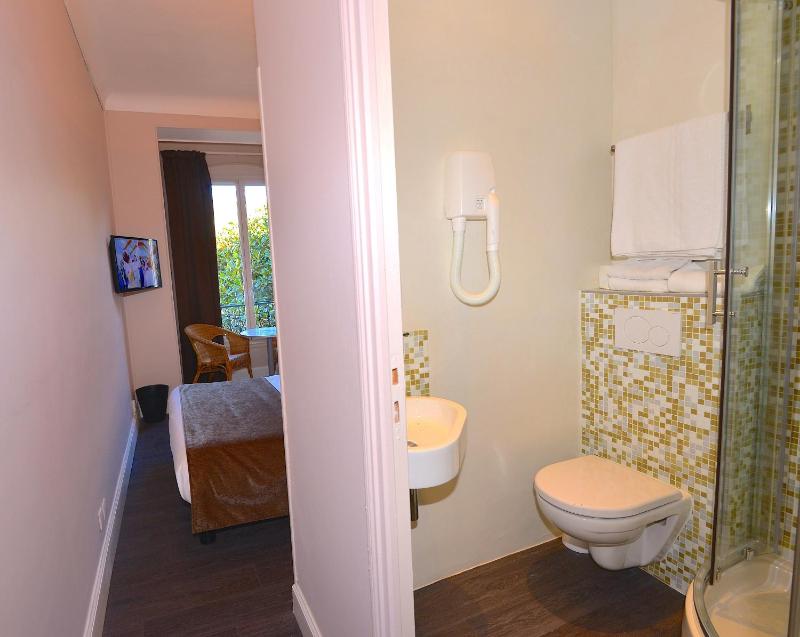 Triple Room image 2