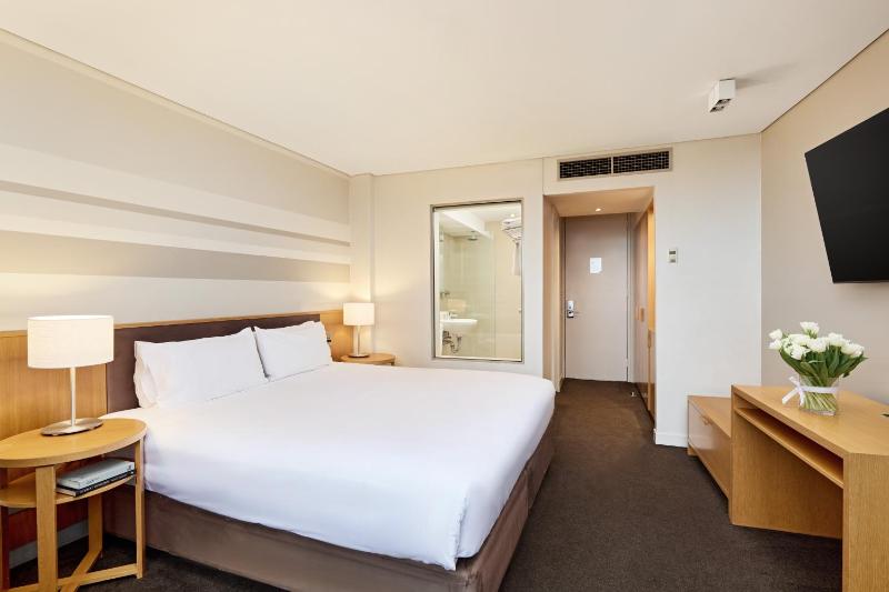 Harbour Bridge King Room image 4