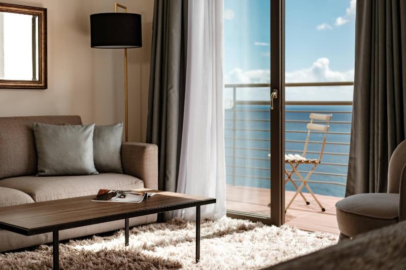 Premium Suite with Sea View image 1