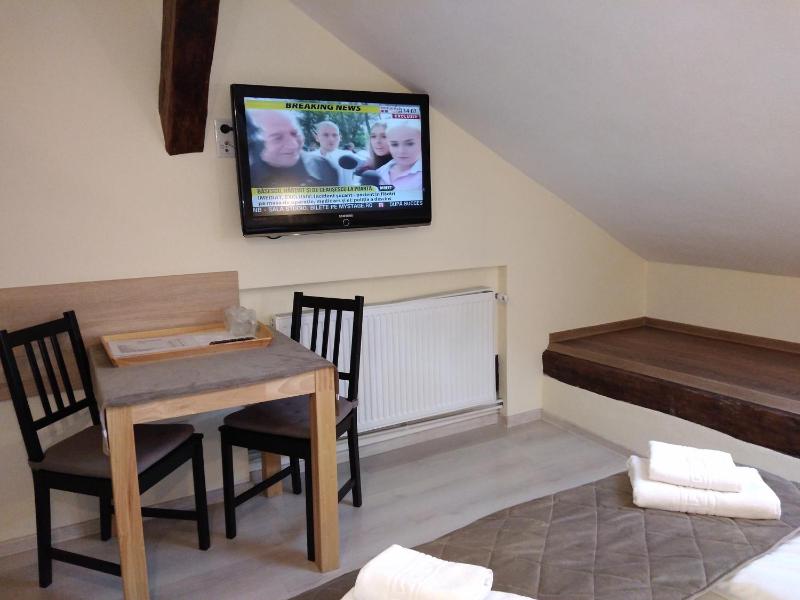Double Room image 4