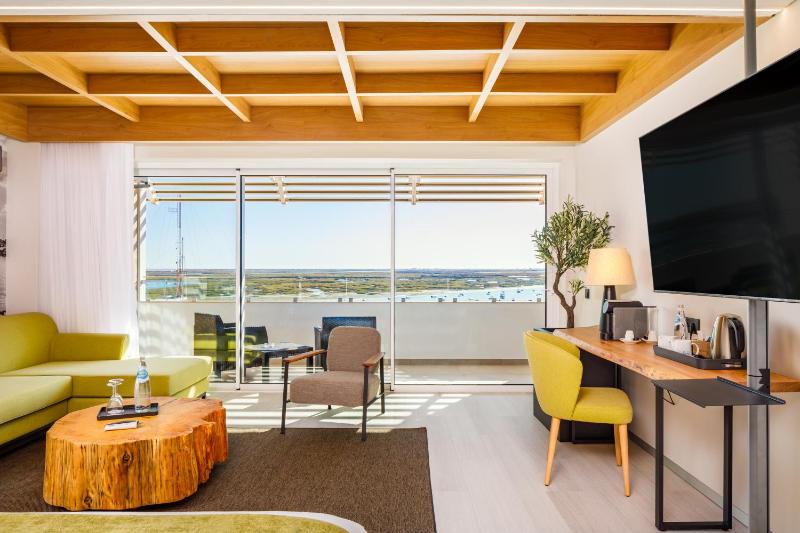 Deluxe Suite with Ria Formosa View image 4