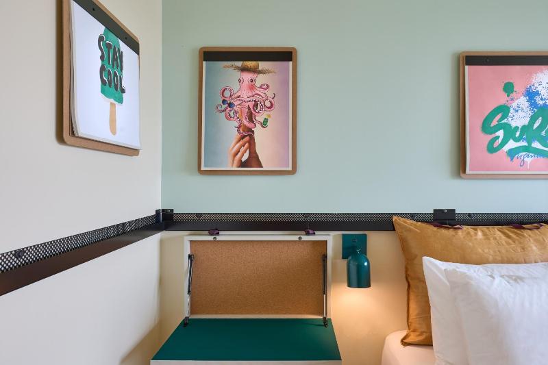 Moxy King Room image 4