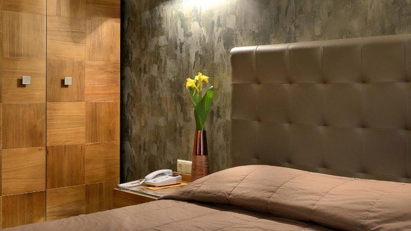 Double Room image 3