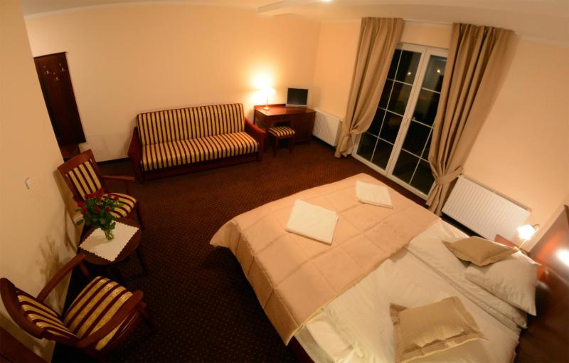 Quadruple Room with Balcony image 3