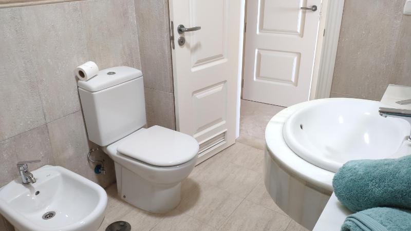 2 bedroom 2 bedroom apartment with Swimming Pool - image 14