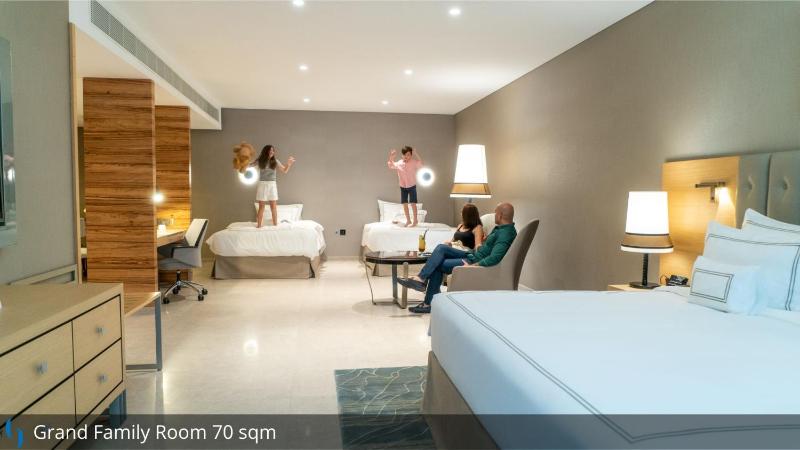 Grand Cosmopolitan Hotel - image 10