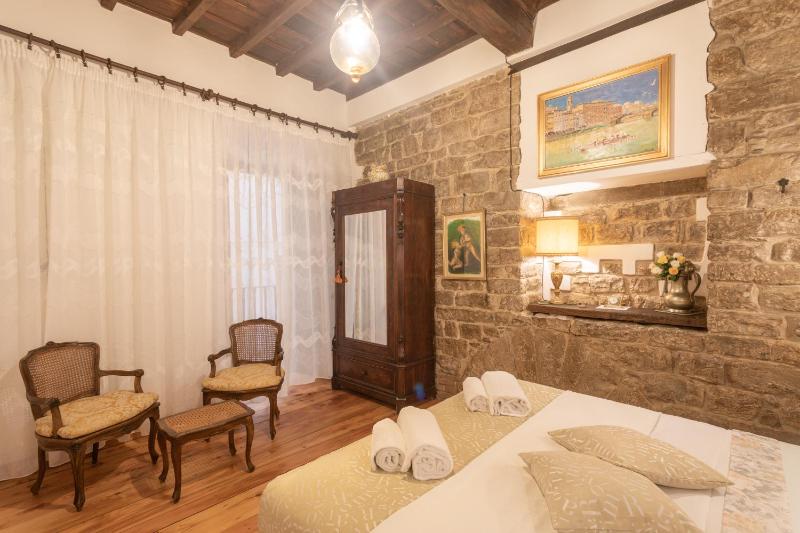 Boutique Ponte Vecchio - image 2