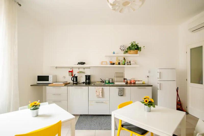 Guesthouse Tree Rooms Modern - image 45
