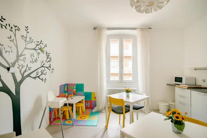 Guesthouse Tree Rooms Modern - image 4