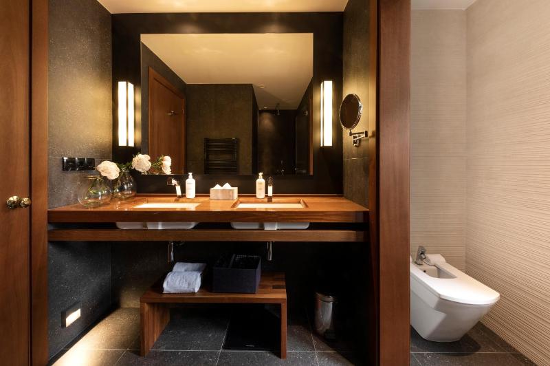 Superior Double or Twin Room image 4