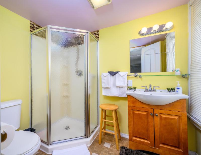 King Room with Mountain View image 3