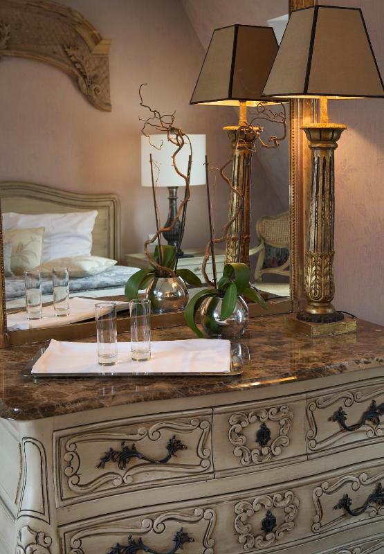 Deluxe Double Room image 2