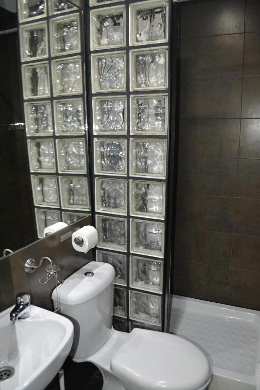 Double Room with City View image 4