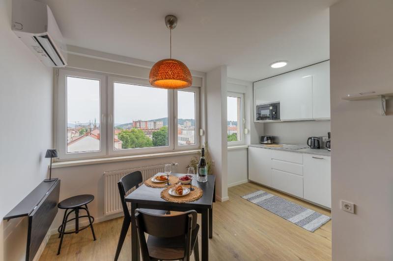 Elegant Tour As studios Gilly with a balcony and open views in the Ljubljana center - image 10