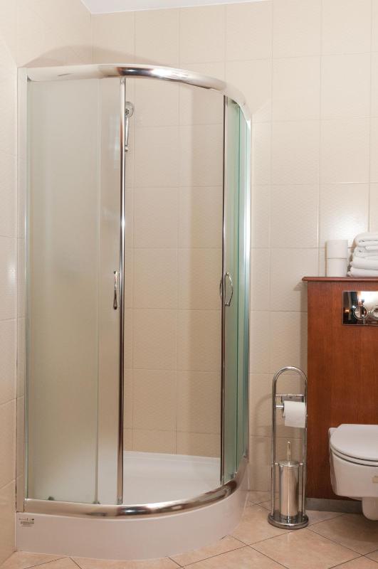 Triple Room with Balcony image 4
