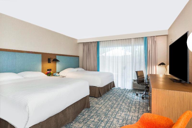 Standard Room with Two Queen Beds and Park view image 1