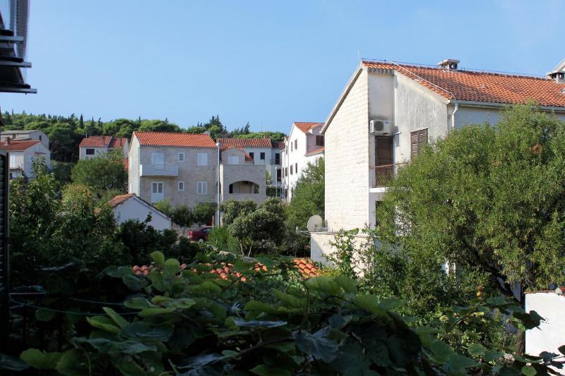 Triple Room with Balcony image 3