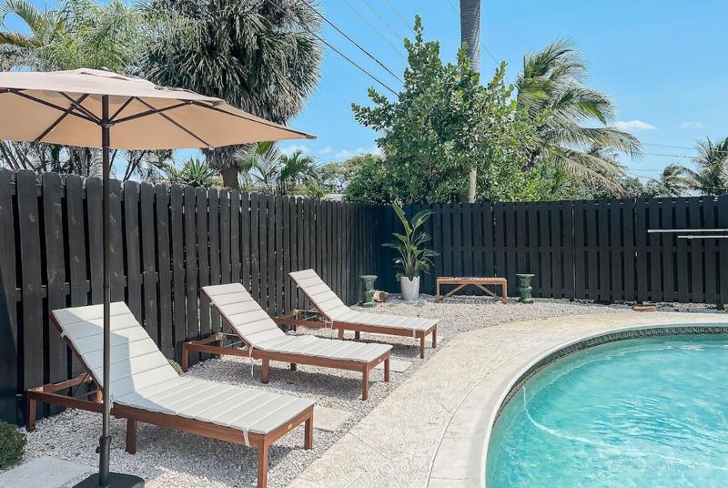 Oakland Oasis HEATED pool 2 King Beds Game Room BEACH 2.5 miles - image 27