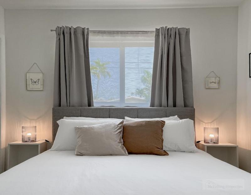 Oakland Oasis HEATED pool 2 King Beds Game Room BEACH 2.5 miles - image 35