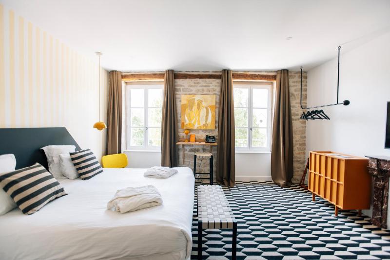 Superior Triple Room image 3