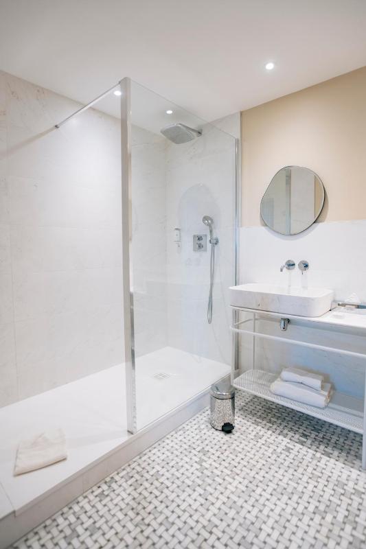 Superior Triple Room image 2