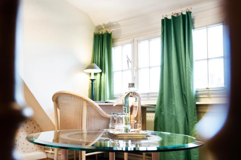 Superior Double Room image 3