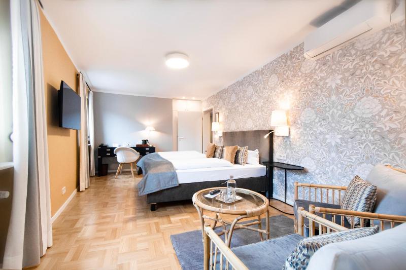 Superior Double Room image 4