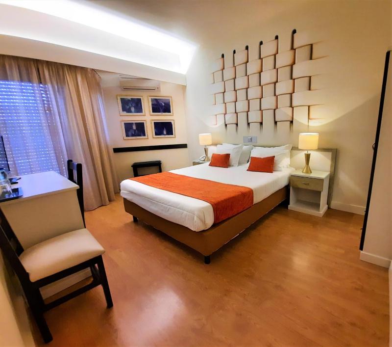 Double Room with Balcony image 1