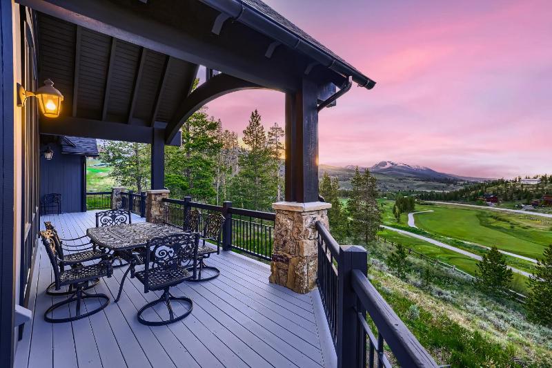 NEW LISTING! Après & Fairway Retreat home - image 42
