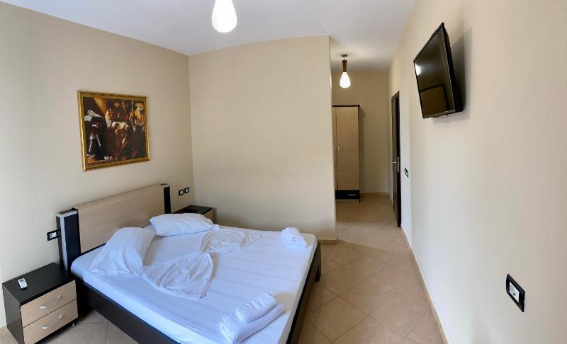 Double Room with Balcony and Sea View image 4