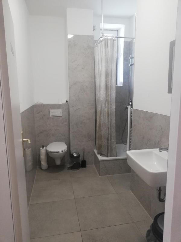 Single Room image 2