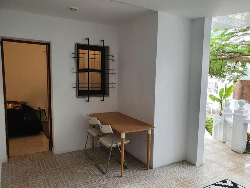 Apartamento Luminoso con Patio y Jardín - image 15
