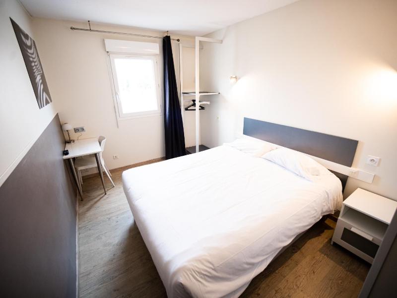Double Room image 2