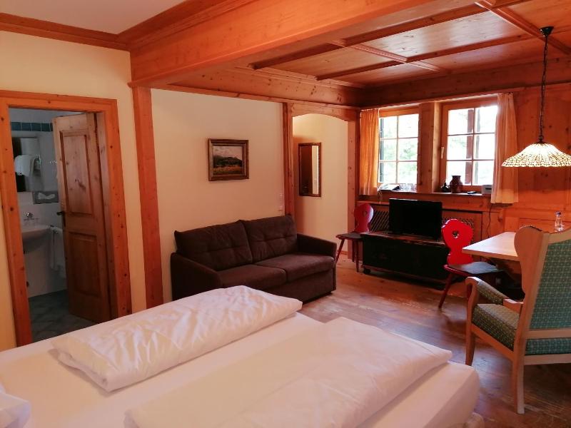 One-Bedroom Apartment image 1