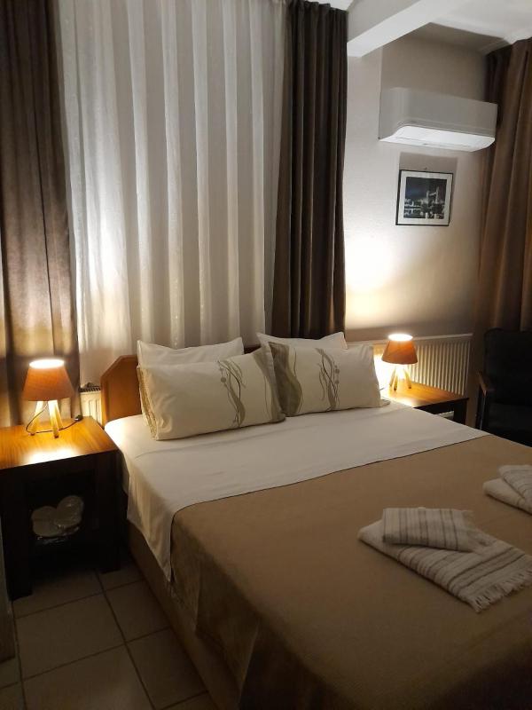 Standard Double Room image 2