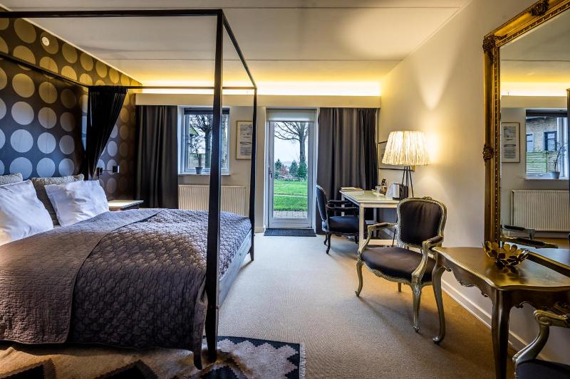 Superior Room with Terrace image 1