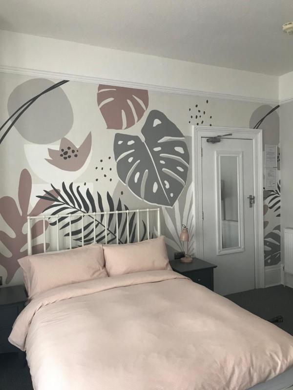 Family Room image 1