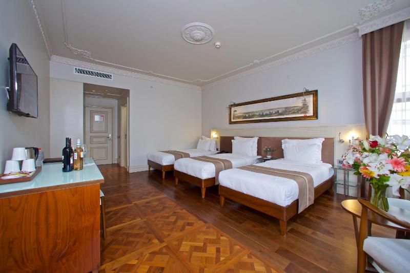 Comfort Triple Room image 2