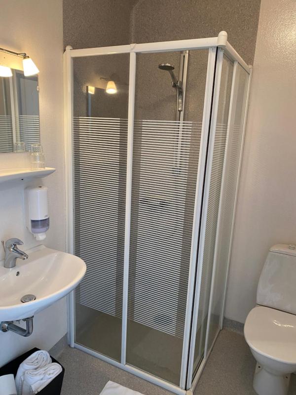 Twin Room image 2