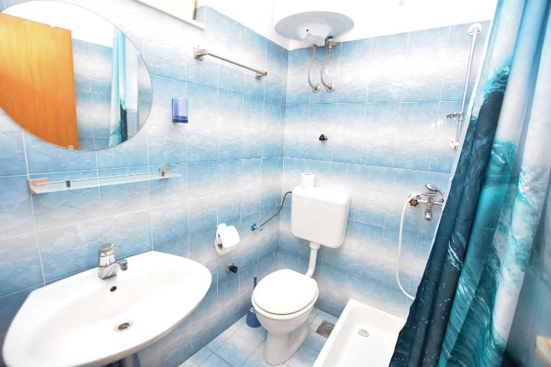 Double Room - Ground Floor image 4