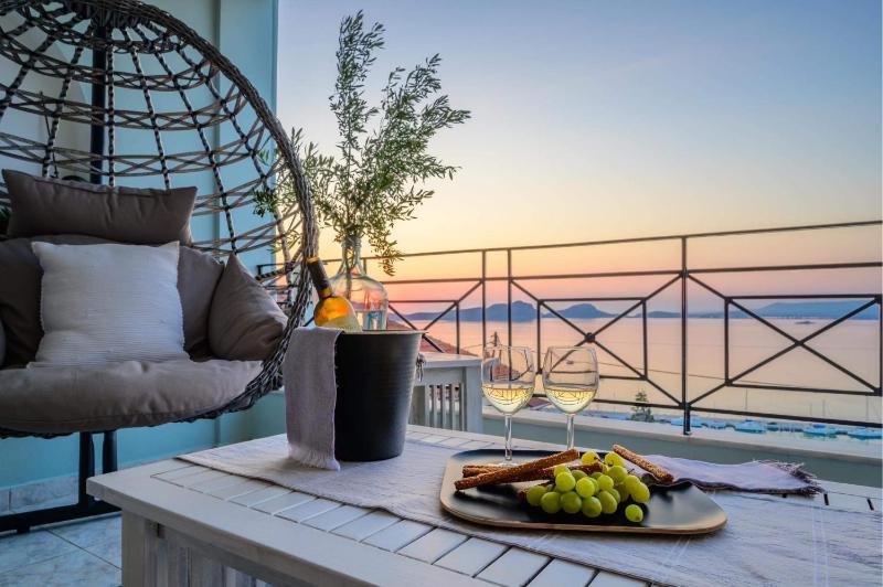Zoe’s sea view Images
